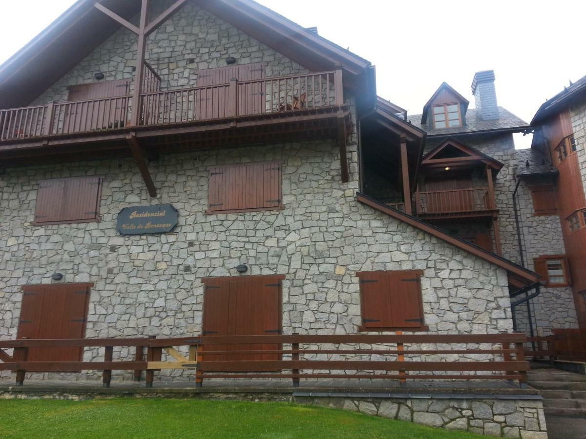 Residencial Valle De Benasque Luaran gambar