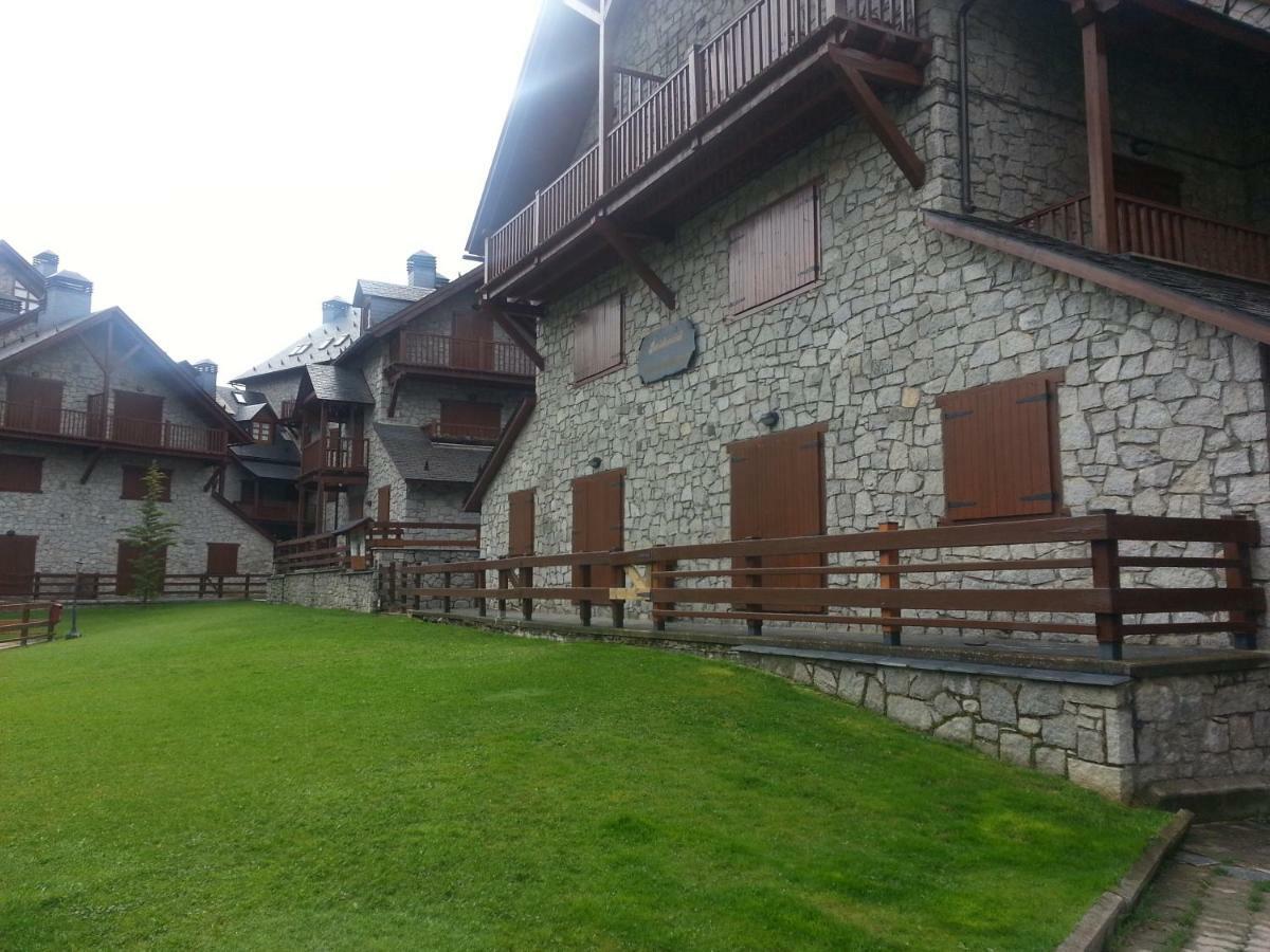 Residencial Valle De Benasque Luaran gambar
